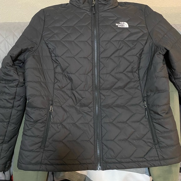 Women’s Northface quilted jacket - Picture 4 of 5